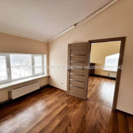 Продам квартиру, Дизельная ул. , 3 кім., 107 м², капитальный ремонт
