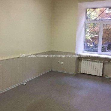 Продам квартиру, Марьинская ул. , 4 кім., 69 м², капитальный ремонт 