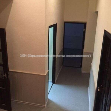 Продам квартиру, Марьинская ул. , 4 кім., 69 м², капитальный ремонт 