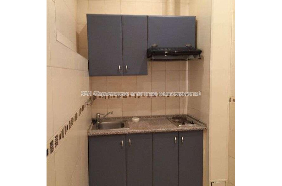 Продам квартиру, Марьинская ул. , 4 кім., 69 м², капитальный ремонт 
