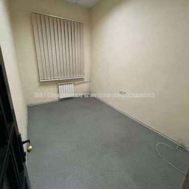 Продам квартиру, Марьинская ул. , 4 кім., 69 м², капитальный ремонт 