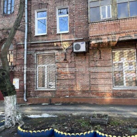Продам квартиру, Марьинская ул. , 4 кім., 69 м², капитальный ремонт