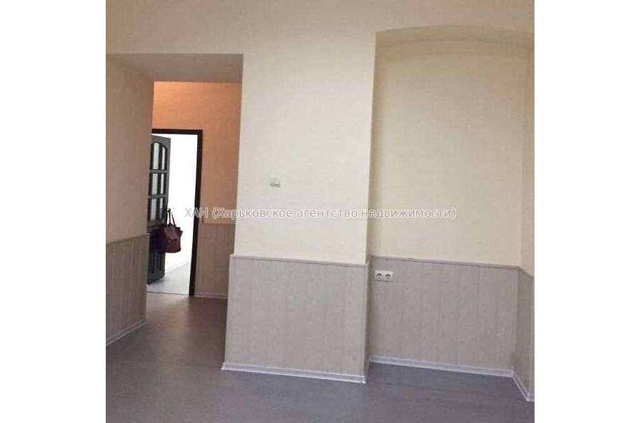 Продам квартиру, Марьинская ул. , 4 кім., 69 м², капитальный ремонт 
