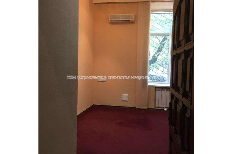 Продам квартиру, Марьинская ул. , 4 кім., 69 м², капитальный ремонт 
