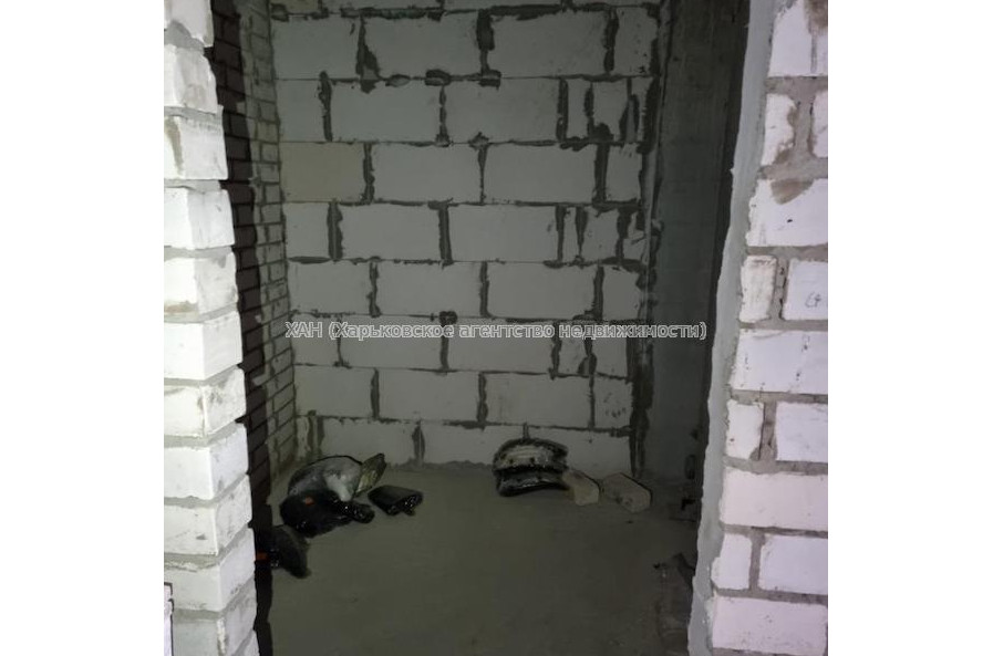 Продам квартиру, Валентиновская ул. , 1  ком., 38 м², без внутренних работ 