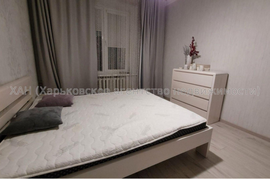 Продам квартиру, Холодноярская ул. , 2 кім., 54 м², капитальный ремонт 