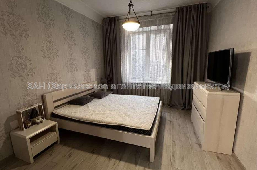 Продам квартиру, Холодноярская ул. , 2 кім., 54 м², капитальный ремонт 