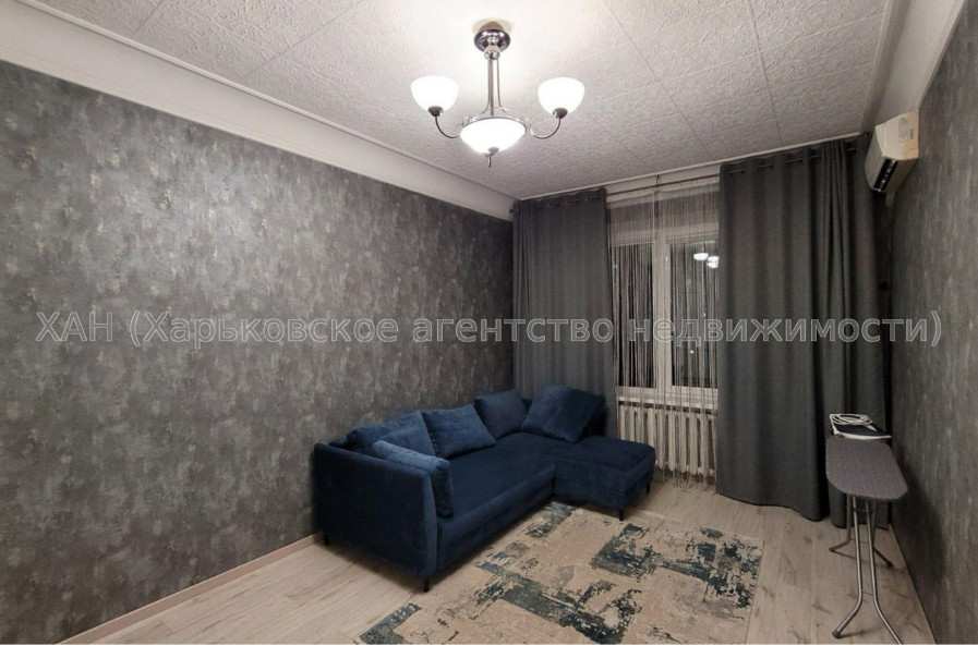 Продам квартиру, Холодноярская ул. , 2 кім., 54 м², капитальный ремонт 