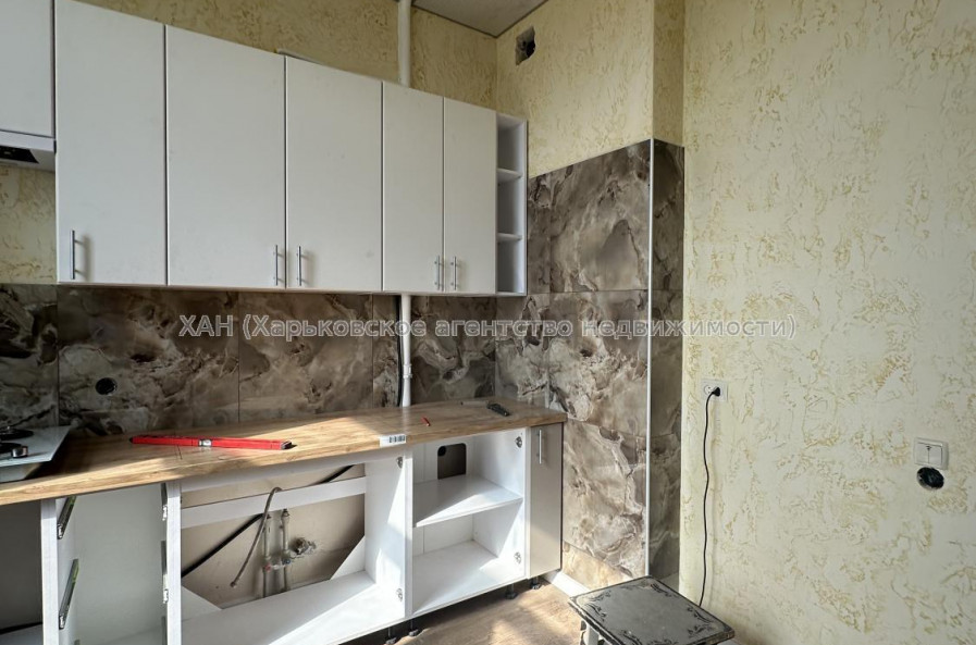 Продам квартиру, Георгия Тарасенко ул. , 2 кім., 67 м², частичный ремонт 