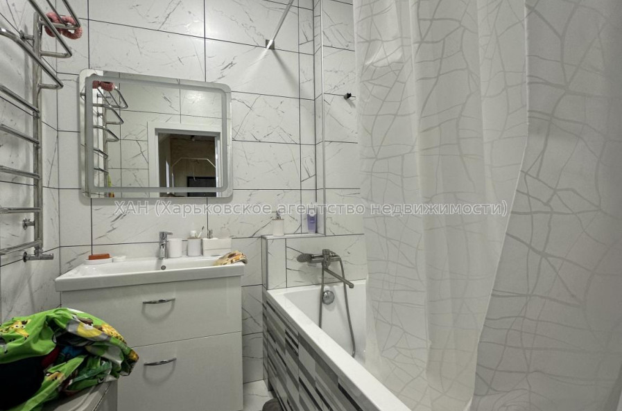Продам квартиру, Георгия Тарасенко ул. , 2 кім., 67 м², частичный ремонт 