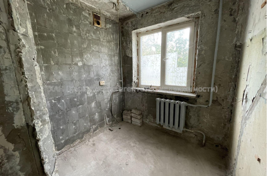 Продам квартиру, Ньютона ул. , 2  ком., 47 м², без ремонта 