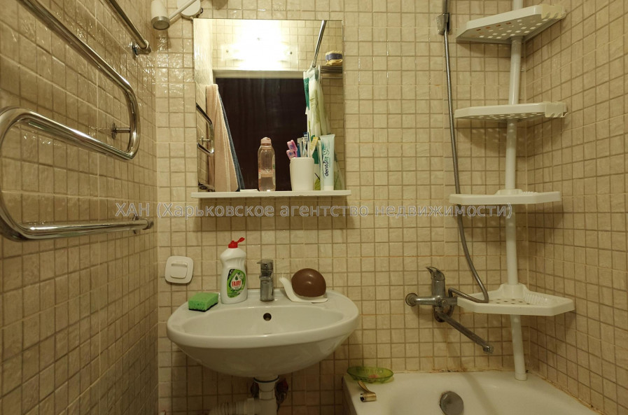Продам квартиру, Каденюка ул. , 1 кім., 38 м², капитальный ремонт 