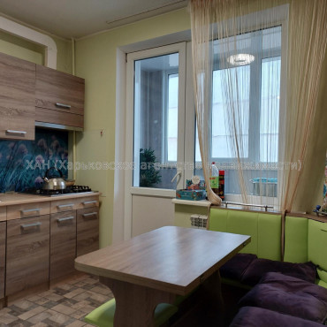 Продам квартиру, Каденюка ул. , 1  ком., 38 м², капитальный ремонт 