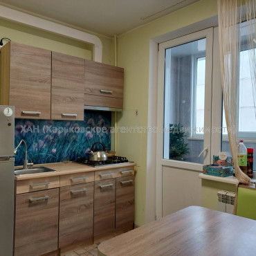 Продам квартиру, Каденюка ул. , 1  ком., 38 м², капитальный ремонт 