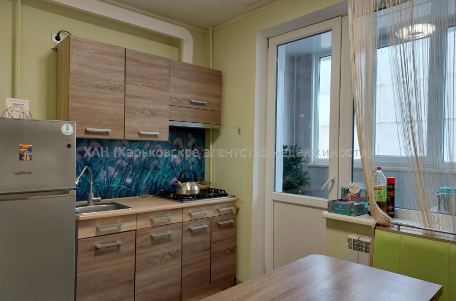 Продам квартиру, Каденюка ул. , 1 кім., 38 м², капитальный ремонт 