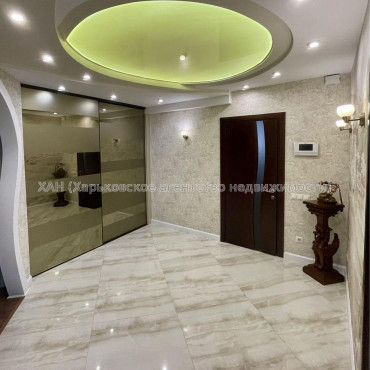 Продам квартиру, 92-й бригады ул. , 3  ком., 80 м², авторский дизайн 