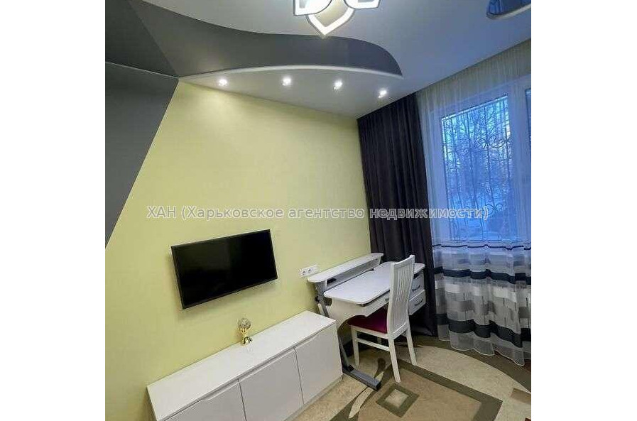 Продам квартиру, 92-й бригады ул. , 3  ком., 80 м², авторский дизайн 