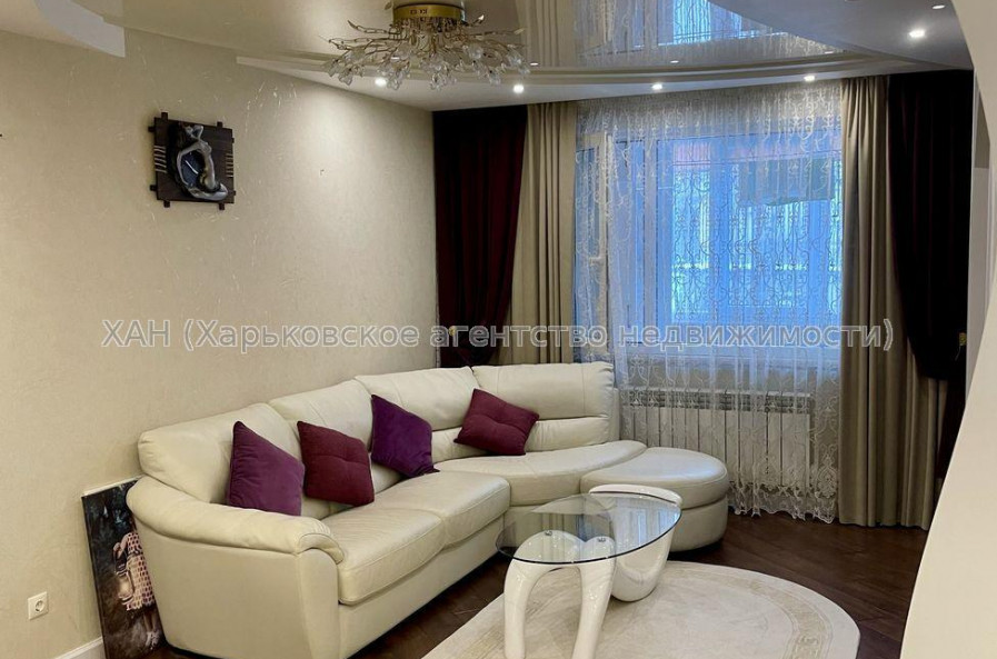 Продам квартиру, 92-й бригады ул. , 3  ком., 80 м², авторский дизайн 