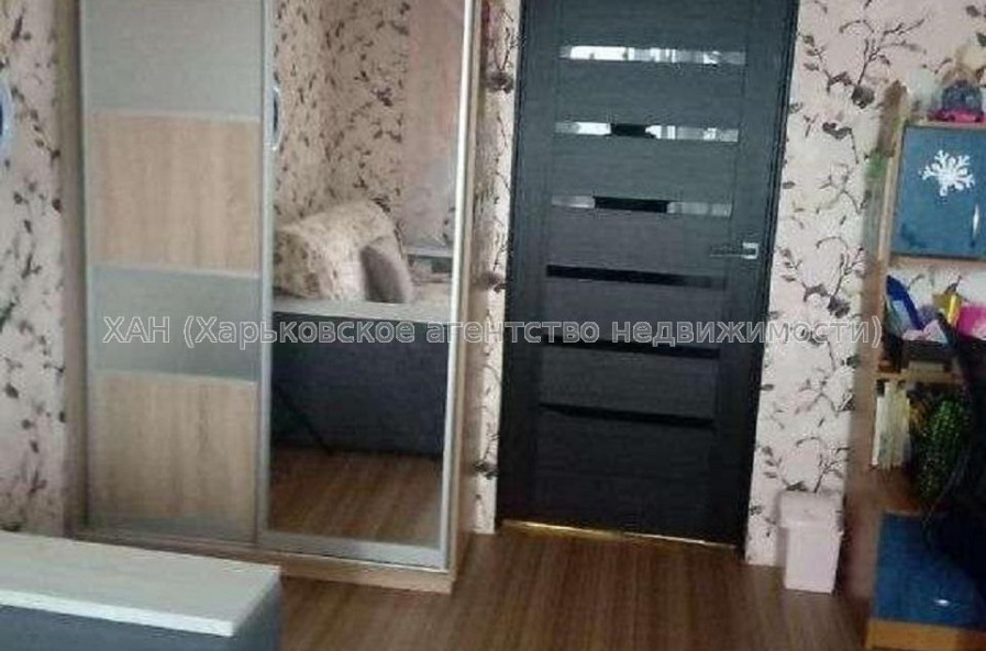 Продам квартиру, Аэрокосмический пр. , 2  ком., 60 м², частичный ремонт 