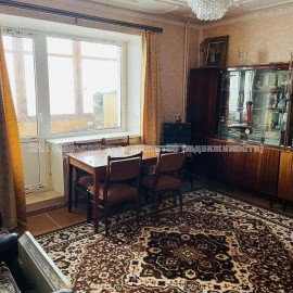 Продам квартиру, Победы просп. , 3 кім., 76 м², косметический ремонт