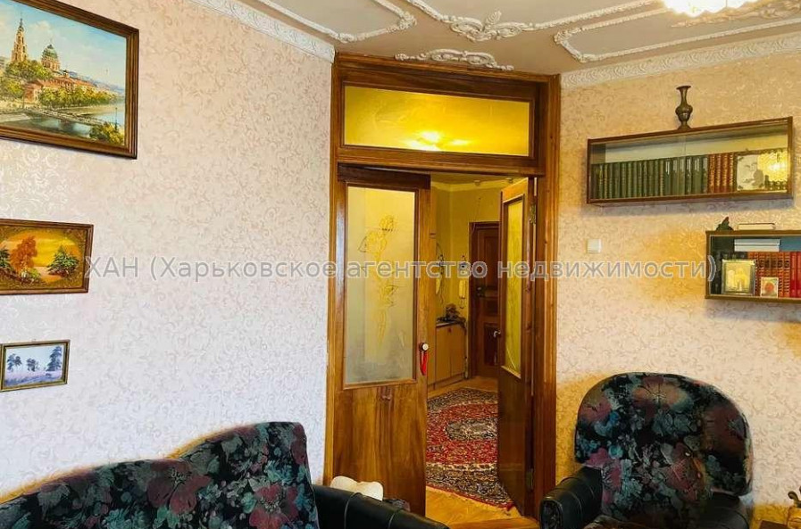 Продам квартиру, Победы просп. , 3  ком., 76 м², косметический ремонт 