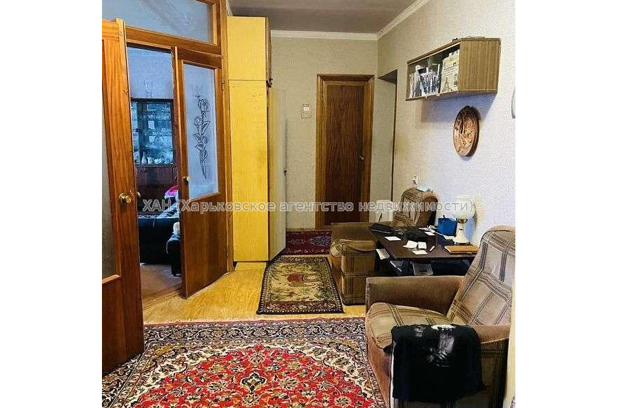 Продам квартиру, Победы просп. , 3  ком., 76 м², косметический ремонт 