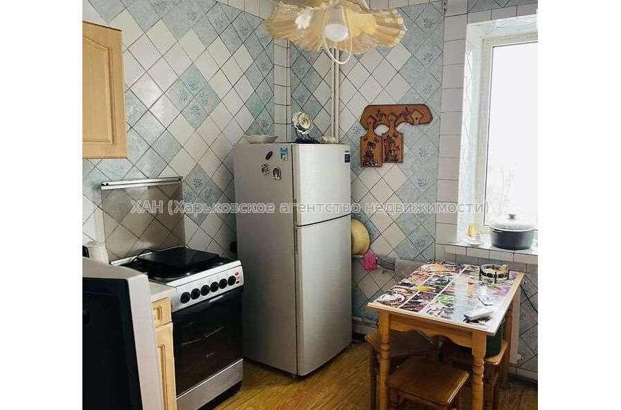 Продам квартиру, Победы просп. , 3  ком., 76 м², косметический ремонт 