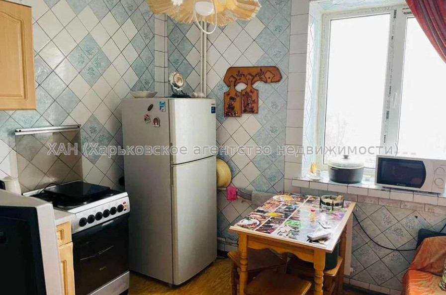 Продам квартиру, Победы просп. , 3  ком., 76 м², косметический ремонт 