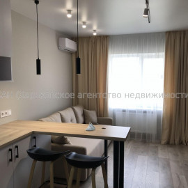 Продам квартиру, Хмельницкого Богдана ул. , 1  ком., 23 м², авторский дизайн