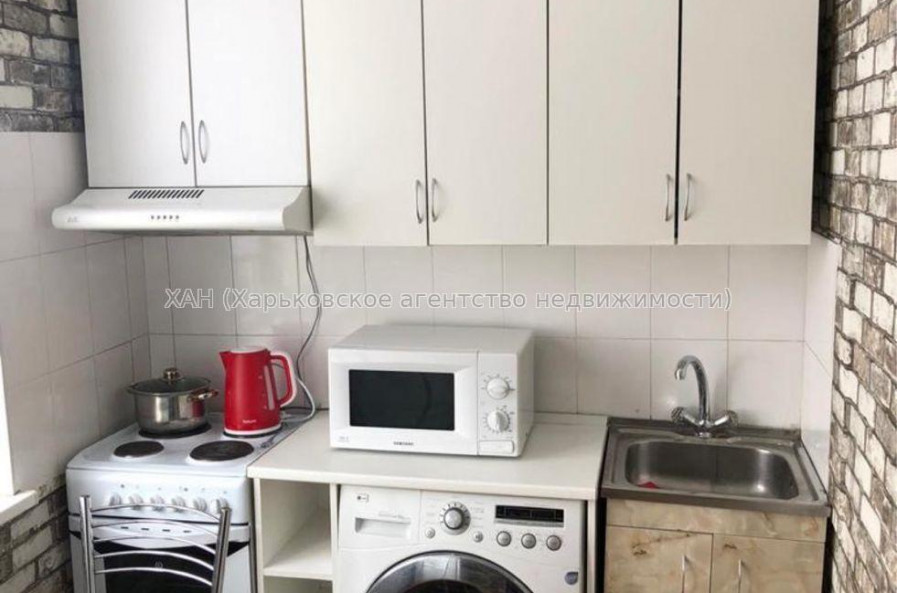 Продам квартиру, Победы просп. , 1 кім., 33 м², капитальный ремонт 