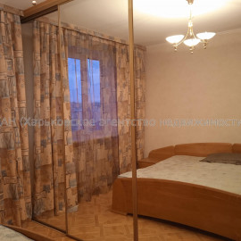 Продам квартиру, Волонтерская ул. , 4  ком., 82 м², капитальный ремонт