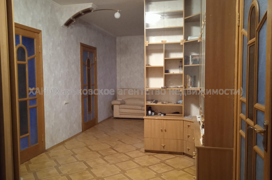 Продам квартиру, Волонтерская ул. , 4  ком., 82 м², капитальный ремонт 