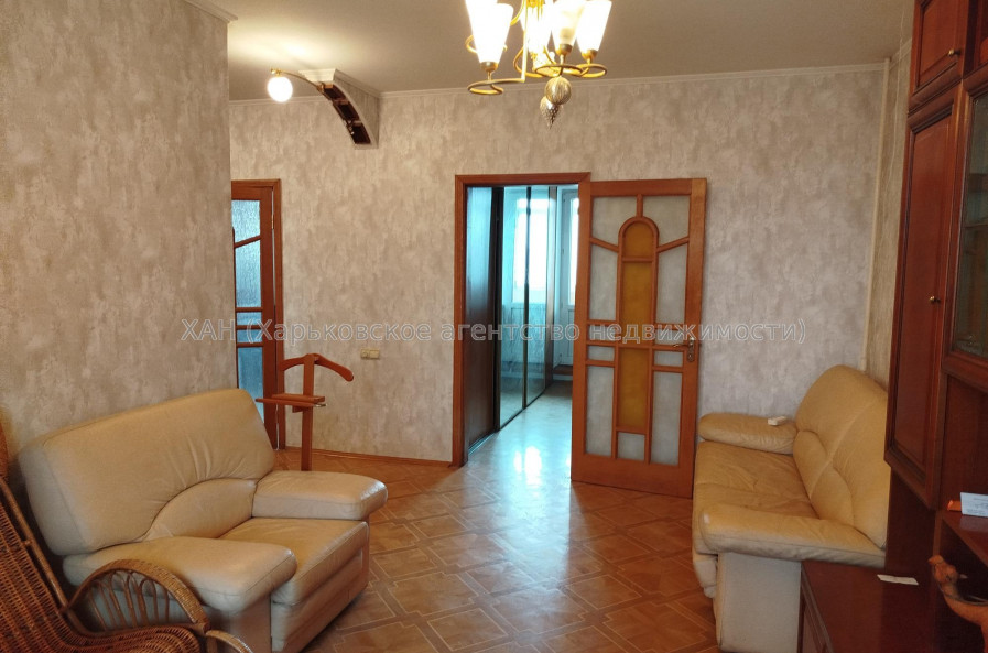 Продам квартиру, Волонтерская ул. , 4  ком., 82 м², косметический ремонт 