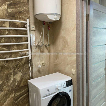 Продам квартиру, Шевченковский пер. , 1 кім., 39 м², евроремонт 