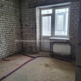 Продам нежилую недвижимость, офис в многоквартирном доме , 2  ком., 81 м², без внутренних работ 