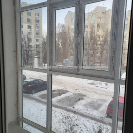 Продам нежилую недвижимость, офис в многоквартирном доме , 2  ком., 81 м², без внутренних работ