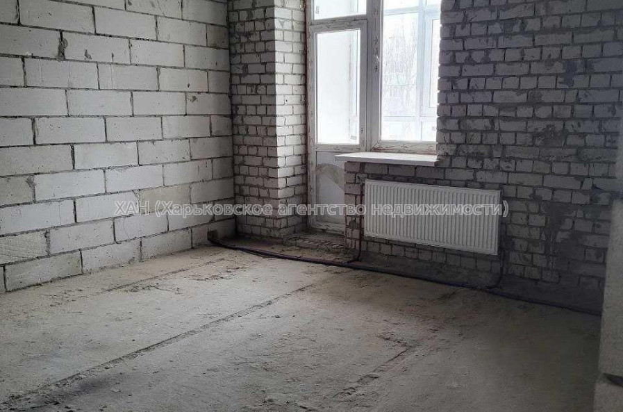 Продам нежилую недвижимость, офис в многоквартирном доме , 2  ком., 81 м², без внутренних работ 