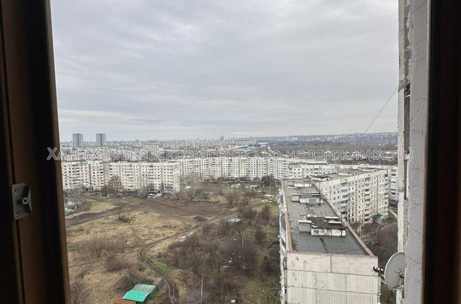 Продам квартиру, Леся Сердюка ул. , 4  ком., 82 м², косметический ремонт 