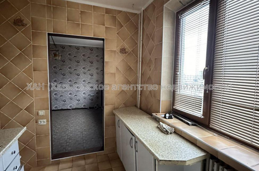 Продам квартиру, Леся Сердюка ул. , 4  ком., 82 м², косметический ремонт 