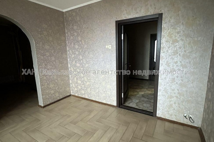 Продам квартиру, Леся Сердюка ул. , 4  ком., 82 м², косметический ремонт 