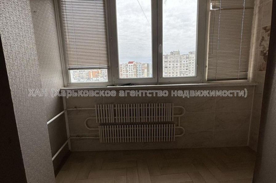 Продам квартиру, Леся Сердюка ул. , 4  ком., 82 м², косметический ремонт 