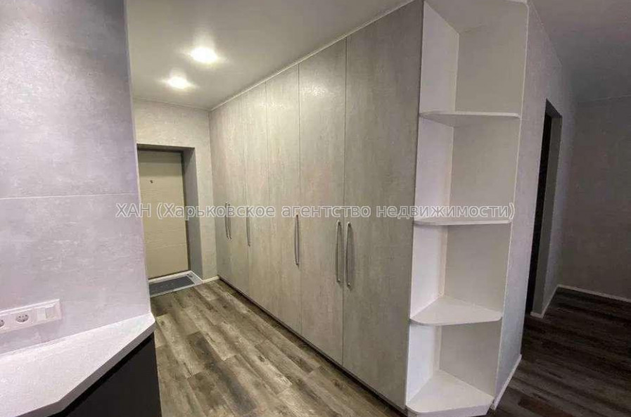 Продам квартиру, Малиновская ул. , 1  ком., 50 м², евроремонт 