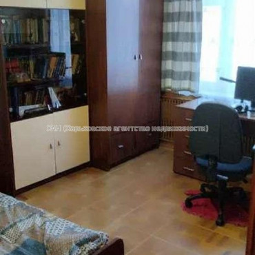 Продам квартиру, Старицкого ул. , 3  ком., 65 м², косметический ремонт 