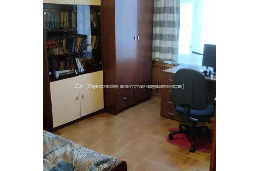 Продам квартиру, Старицкого ул. , 3  ком., 65 м², косметический ремонт 