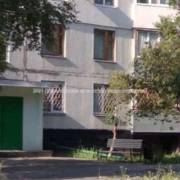 Продам квартиру, Старицкого ул. , 3  ком., 65 м², косметический ремонт 