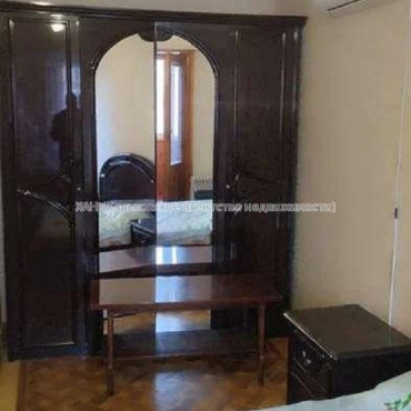 Продам квартиру, Старицкого ул. , 3  ком., 65 м², косметический ремонт 