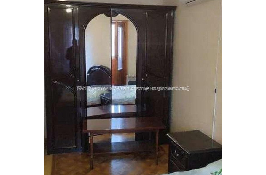 Продам квартиру, Старицкого ул. , 3  ком., 65 м², косметический ремонт 