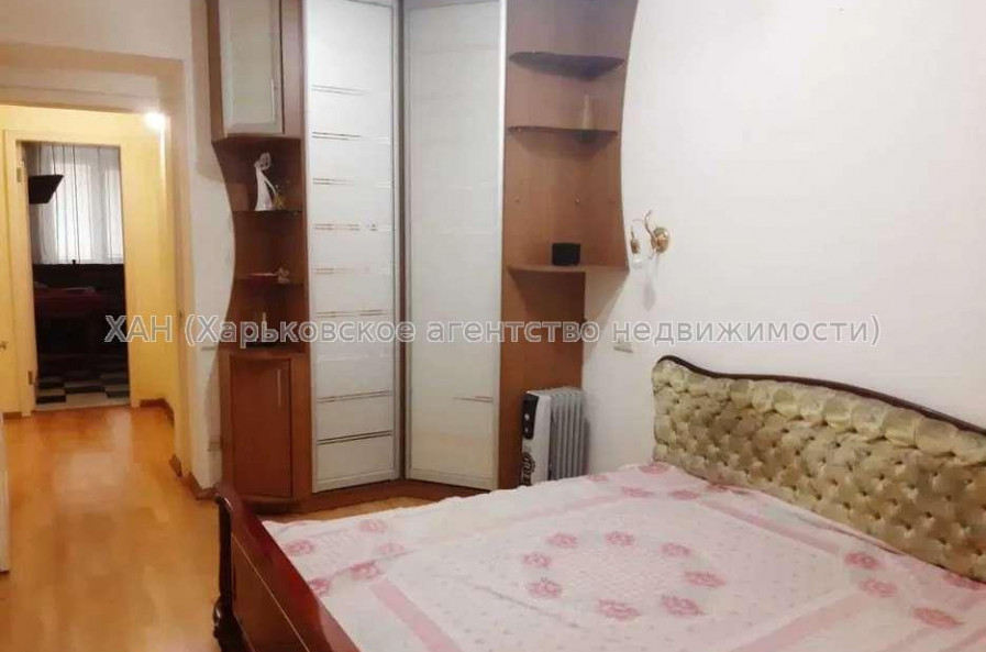 Продам квартиру, Победы просп. , 2  ком., 56 м², косметический ремонт 