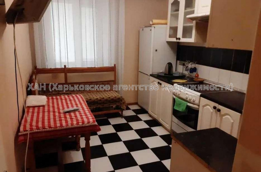 Продам квартиру, Победы просп. , 2  ком., 56 м², косметический ремонт 