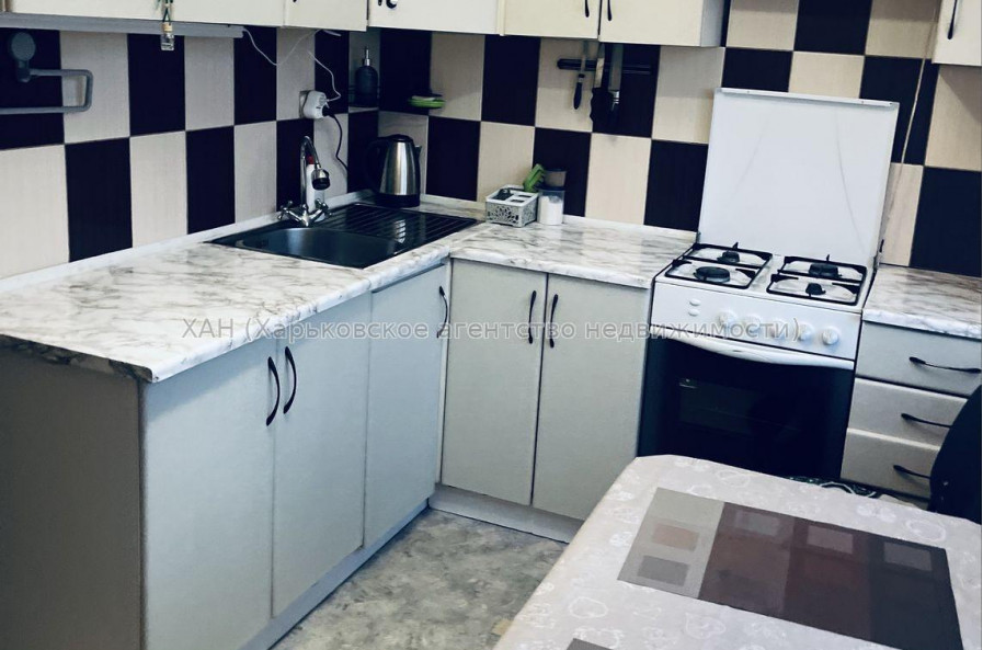 Продам квартиру, Европейская ул. , 1 кім., 28 м², косметический ремонт 
